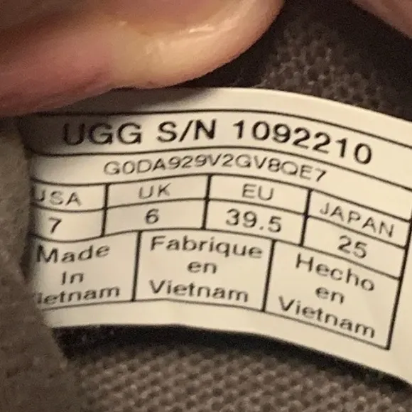 UGG Neumel Rip-Stop Chukka Shoes Size 7. Bought &amp; Never worn!